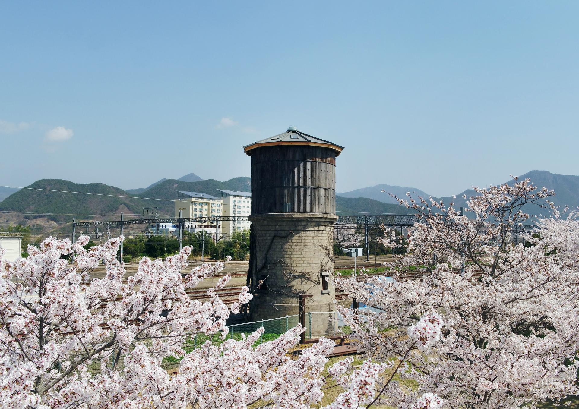 삼랑진역 급수탑 (2).JPG